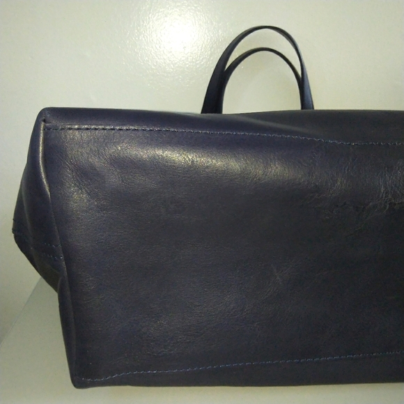 NWT Transport Tote - Picture 8 of 8